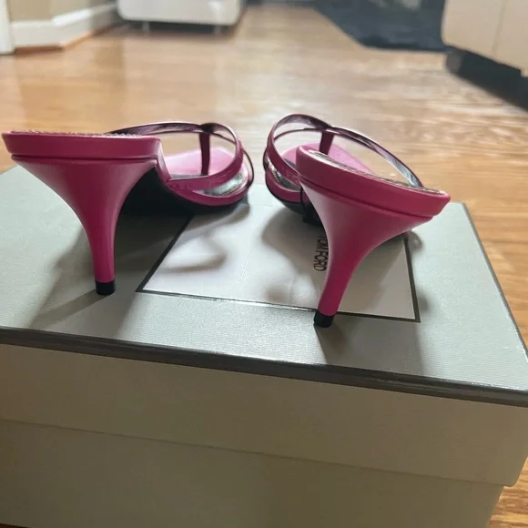 😊SOLD😊TOM FORD EMBOSSED LEATHER LOGO THONG SANDAL In 37.5 - Picture 8 of 8